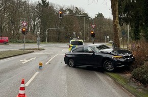 Polizei Mettmann: POL-ME: Schwerer Alleinunfall - glücklicherweise keine Verletzten - Erkrath - 2412098