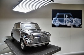 Messe Berlin GmbH: Bowie MINI - kostbarer Edelstein auf Reifen - BMW Group Classic mit blendender Auswahl auf der MOTORWORLD Classics Berlin 2016