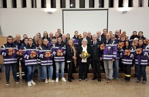 Kreisfeuerwehrverband Landkreis Karlsruhe: FW-KA: Kreisfeuerwehrverband Karlsruhe übergibt 260 Teddybären an die Notfallseelsorge