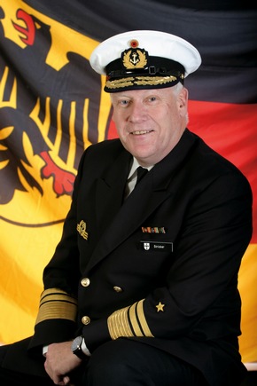 Marine - Pressemitteilung / Pressetermin: Der Inspekteur der Marine, Vizeadmiral Axel Schimpf, übergibt das Kommando über die Flotte von Vizeadmiral Hans-Joachim Stricker an Konteradmiral Manfred Nielson