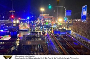Feuerwehr München: FW-M: Kleinwagenfahrer bei Verkehrsunfall verletzt (Ludwigsfeld)