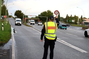 POL-Bremerhaven: Polizei registriert 30 Rotlichtverstöße bei Kontrollaktion - Zwei Autofahrern droht Fahrverbot