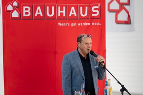 BAUHAUS feiert Richtfest f&uuml;r neues Fachcentrum in Nagold