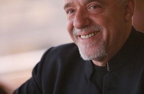 Relais & Châteaux: Paulo Coelho, ambassadeur Relais & Châteaux 2012