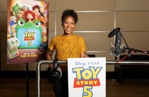 Radio TEDDY: Cristina goes Hollywood: Radio TEDDY-Moderatorin spricht Rolle in Disney-Pixars "Toy Story 5" / Aus einer Morgenshow-Idee wird ein Disney-Abenteuer auf der gro&szlig;en Kinoleinwand