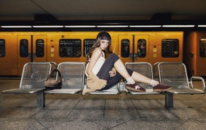 DEICHMANN SE: &bdquo;Create Offline Memories&ldquo;: DEICHMANN und FILA launchen Gen-Z-Kampagne mit Kayla Shyx