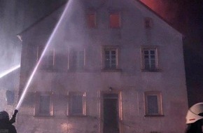Polizeidirektion Kaiserslautern: POL-PDKL: Dach steht in Flammen