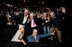 TELE 5: Kalkofe, Rütten, 450 Gäste und "Helenes Fische" atemlos in Berlin: TELE 5 lud zum mega SchleFaZ-Spezial-"Sharknado 2"-Event! (FOTO)