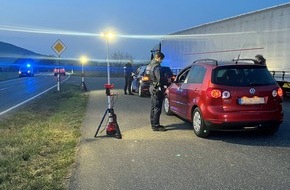 Polizeipr&auml;sidium Nordhessen: POL-KS: Verkehrskontrollen in Wolfhagen und Habichtswald: Zwei Fahrer ohne F&uuml;hrerschein gestoppt, weiterer schaut Handyvideos w&auml;hrend der Fahrt