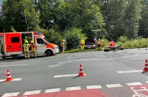 Feuerwehr Ratingen: FW Ratingen: Verkehrsunfall mit 3 Verletzten