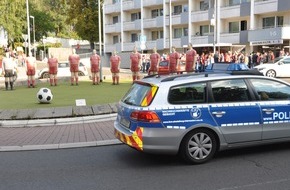 Polizeipräsidium Westpfalz: POL-PPWP: Keine Probleme beim Montagabendspiel