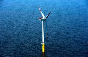 Trianel GmbH: Trianel Windpark Borkum wächst in die Höhe / Erste AREVA Windkraftanlagen im Stadtwerke-Windpark sind errichtet (BILD)