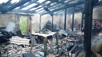 FW-KLE: Stallungsgebäude niedergebrannt