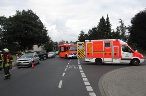 Feuerwehr Mülheim an der Ruhr: FW-MH: Verkehrsunfall mit mehreren Verletzten