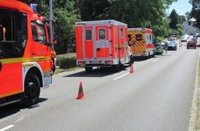 Feuerwehr Mülheim an der Ruhr: FW-MH: Verkehrsunfall auf der Kölner Straße am Ortsrand von Selbeck