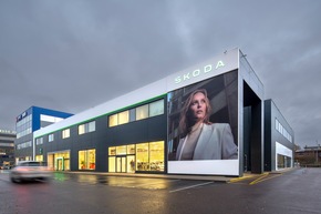 Škoda Auto definiert das Kundenerlebnis neu: Erste Autohäuser setzen neue Markenidentität um