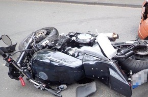 Polizei Duisburg: POL-DU: Beeck: Motorradfahrer nach Unfall in Lebensgefahr - Zeugen gesucht