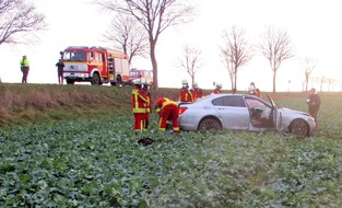 Polizeiinspektion Stade: POL-STD: Zwei Autoinsassen bei Unfall auf der Bundesstraße 3 schwer verletzt