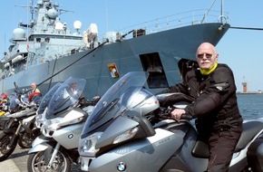 Presse- und Informationszentrum Marine: Biker begeistert vom Marinestützpunkt
