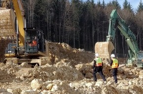 Hauptzollamt Ulm: HZA-UL: 29 Arbeiter illegal auf Baustellen beschäftigt; Kontroll-Offensive "Bau" deckt viele Verstöße auf