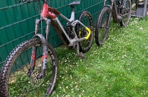 Polizeiinspektion Göttingen: POL-GÖ: (335/2025) Diebstahl zweier E-Bikes aus Hauseingang in Hann. Münden - Polizei sucht Zeugen