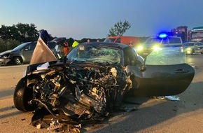 Kreisfeuerwehr Rotenburg (W&uuml;mme): FW-ROW: Mehrere Verletzte bei Verkehrsunfall auf der Al