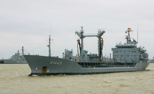 Presse- und Informationszentrum Marine: Deutsche Marine - Pressemeldung: Tanker "Rhön" auf dem Weg zum NATO-Einsatzverband