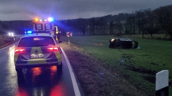 Polizeiinspektion Hameln-Pyrmont/Holzminden: POL-HOL: Handynutzung verursacht Verkehrsunfall - Fahrzeugführerin leicht verletzt