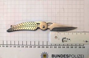 Bundespolizeidirektion Sankt Augustin: BPOL NRW: Bundespolizei stellt Messer und Tabletten bei Seniorin sicher