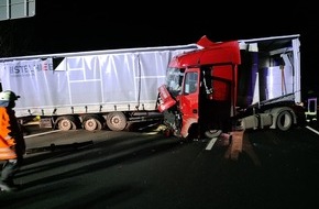 Polizeiinspektion Göttingen: POL-GÖ: (461/2020) Lkw-Unfall auf der A 7; Autobahn in Richtung Kassel derzeit vollgesperrt