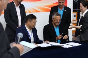 Next2Sun Technology GmbH: Next2Sun und Huasun vereinbaren exklusive Kooperation bei vertikaler bifazialer Photovoltaik