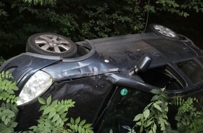 Polizei Rheinisch-Bergischer Kreis: POL-RBK: Overath - Fahrerin verliert Kontrolle &uuml;ber Auto