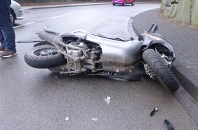 Kreispolizeibehörde Oberbergischer Kreis: POL-GM: Motorrollerfahrerin bei Unfall schwer verletzt