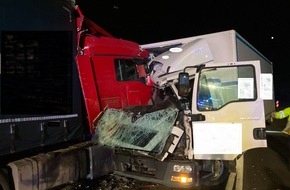 Polizei Wolfsburg: POL-WOB: Unfall zwischen zwei LKW - Keine Verletzten nach Frontalzusammenstoß