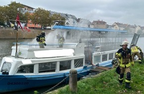 Feuerwehr Stuttgart: FW Stuttgart: Brand auf Ausflugsschiff