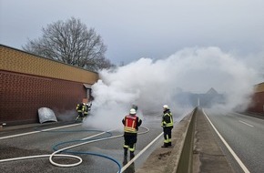 Polizeiinspektion Osnabrück: POL-OS: Dissen a.T.W. / A33: Fahrzeugbrand führt zu Verkehrsbehinderungen