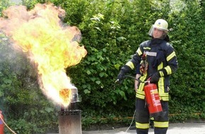 Feuerwehr der Stadt Arnsberg: FW-AR: Löschzug Neheim präsentiert sich mit erfolgreichem Familientag