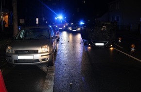 Polizeipräsidium Hamm: POL-HAM: Alleinunfall - Seat landet auf dem Dach