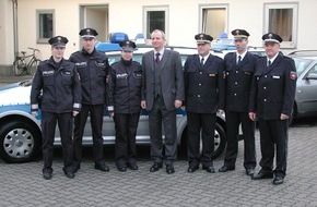 Polizeiinspektion Hameln-Pyrmont/Holzminden: POL-HM: Blaue Uniformen für Einsatzbeamte der Polizeiinspektion Hameln-Pyrmont/Holzminden
