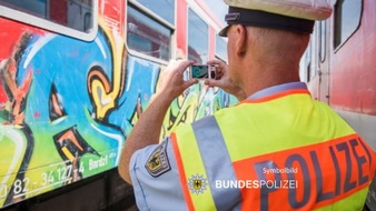 Bundespolizeidirektion München: Bundespolizeidirektion München: 15-jähriger Grafftisprayer gefasst