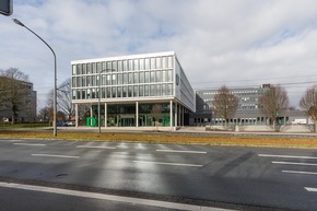 Neues Entree f&uuml;r den DEICHMANN-Campus: Einweihung des Zentralgeb&auml;udes in Essen, solides Gesch&auml;ftsergebnis 2025