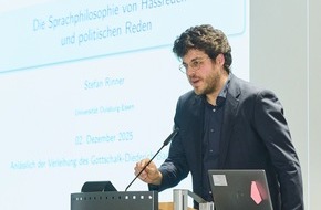 Universität Duisburg-Essen: Mehr als Buchstaben und Wörter: Gottschalk-Diederich-Baedeker-Preis 2025 für Dr. Stefan Rinner