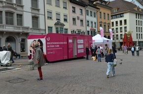 PINK CUBE Test Your Breast: PINK CUBE heute in Schaffhausen - Brustkrebsvorsorge auf dem Fronwagplatz