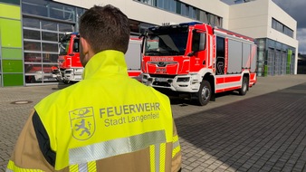 FW-Langenfeld: Neue Dienstkleidung für die Feuerwehr