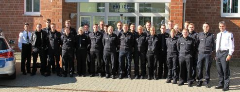 Polizeiinspektion Nienburg / Schaumburg: POL-NI: 27 neue Polizistinnen und Polizisten in der Polizeiinspektion Nienburg/Schaumburg  -Bild im Download-