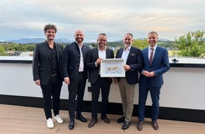 MaxSolar GmbH: MaxSolar weiht neue Firmenzentrale am Traunsteiner Bahnhof ein