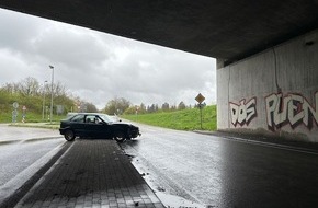 Polizeidirektion Pirmasens: POL-PDPS: Unfall in der Autobahnabfahrt