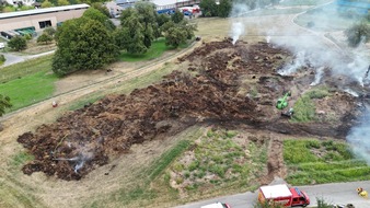 FW Reichenau: Brand von mehreren hundert Riedballen fordert Feuerwehr über 24 Stunden - 19.08.2026