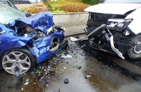 Polizei Minden-Lübbecke: POL-MI: Autofahrer verstirbt bei Verkehrsunfall