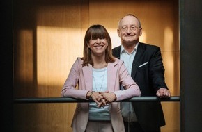 PHOENIX: "unter 3 - der phoenix-politik-podcast" mit Erhard Scherfer - und neuer Co-Gastgeberin Julia Reuschenbach